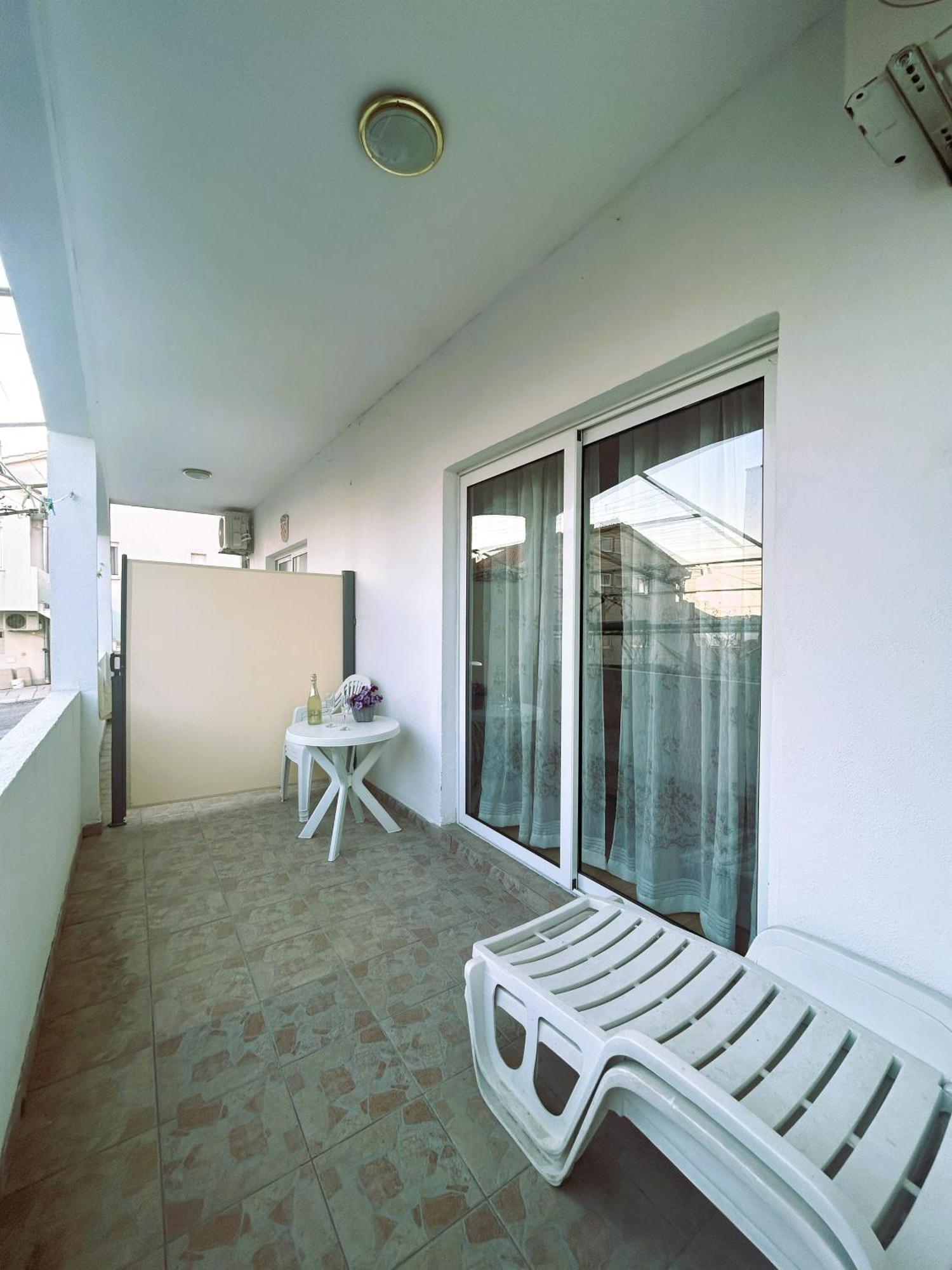 Apartments Valjan Trogir Eksteriør billede
