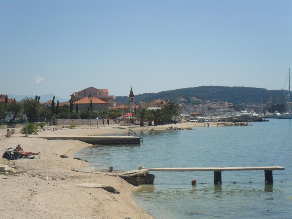 Apartments Valjan Trogir Eksteriør billede